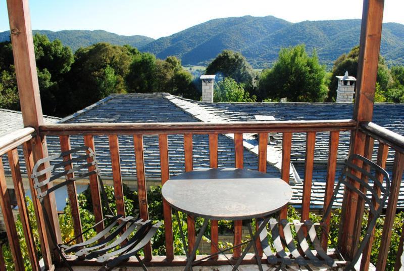 Aloni Guesthouse Áno Pediná Habitación foto